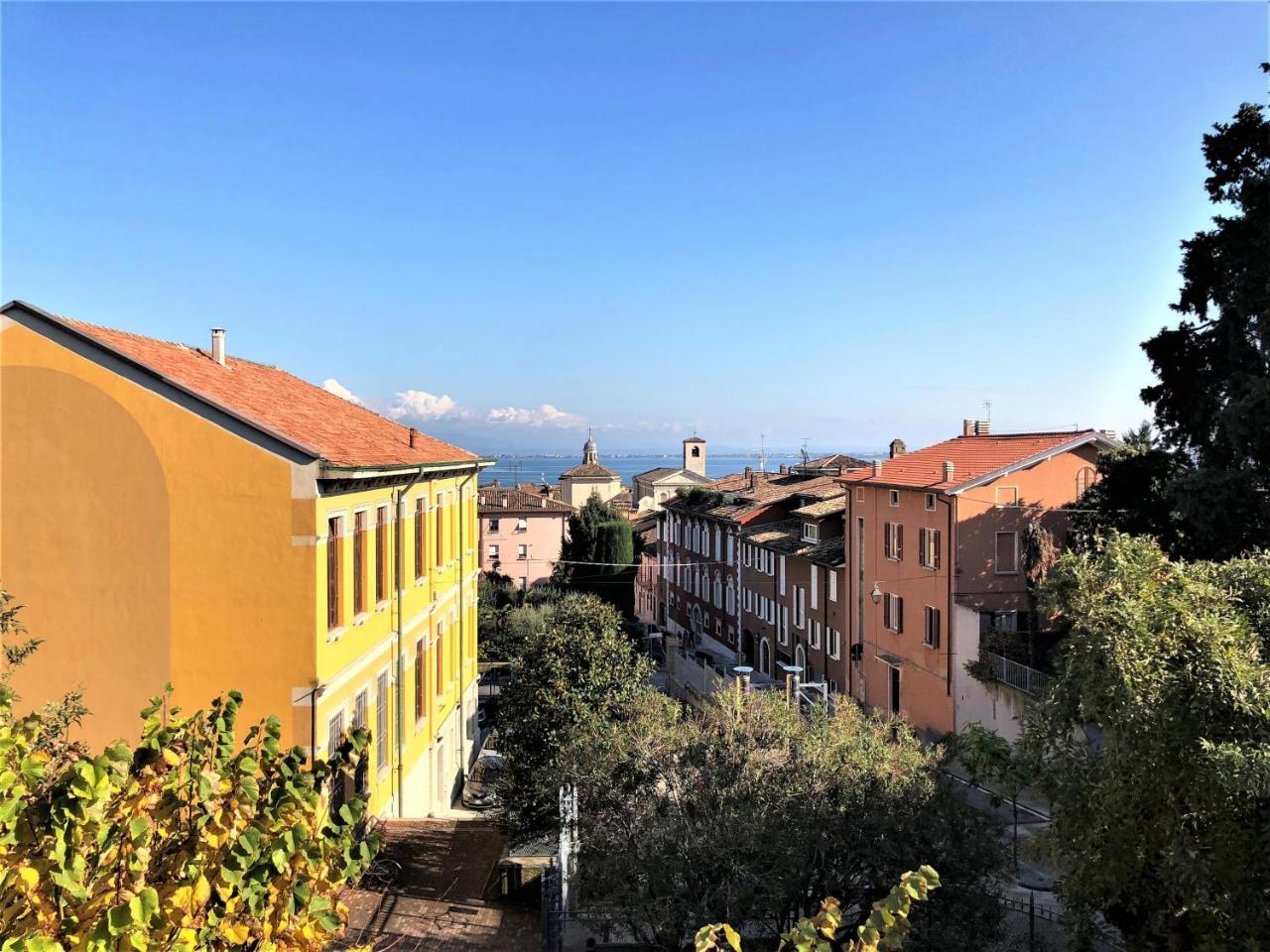 Desenzanoloft Smile On The Lake Desenzano del Garda Bagian luar foto
